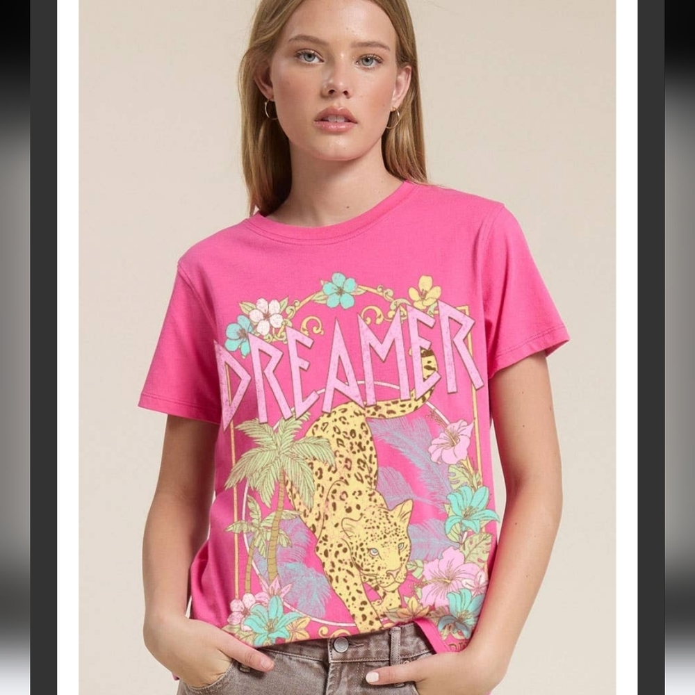 NWOT Graphic Tee Dreamer Solid PINK